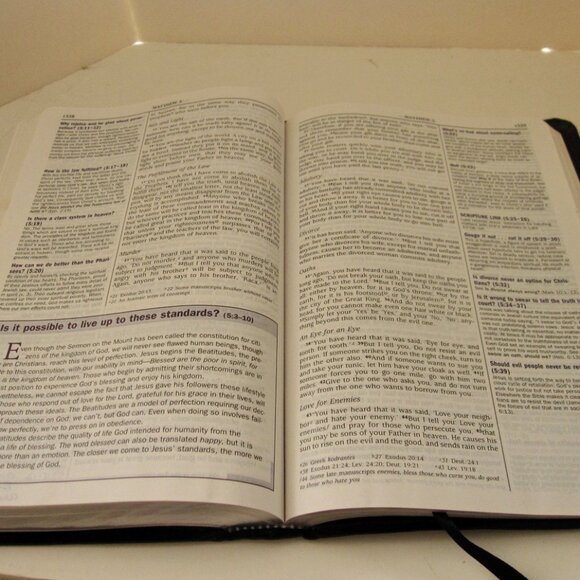 Vintage Quest Study Bible NIV 1970s 80s Version Black Bonded Leather Binding OOP - Picture 8 of 9